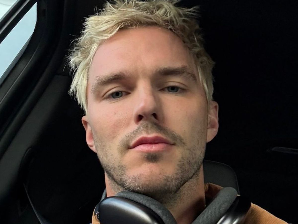 Nicholas Hoult é confirmado em nova série de Harry Potter e assume personagem marcante da saga