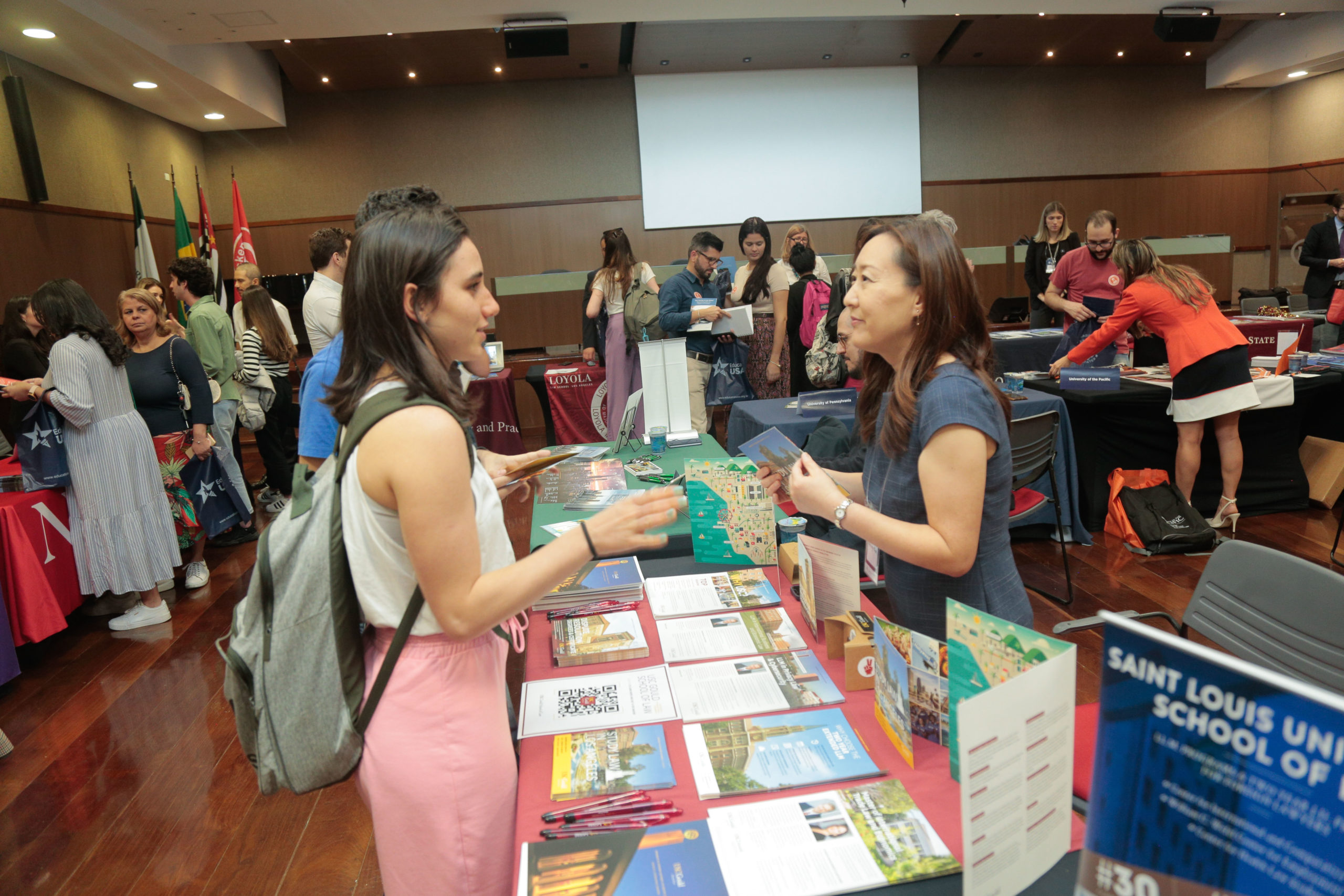 Maior evento gratuito de Mestrado em Direito reúne representantes de 46 universidades americanas