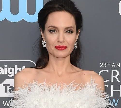 Zahara Jolie: Filha de Angelina Jolie e Brad Pitt Abandona Sobrenome do Pai em Evento Oficial