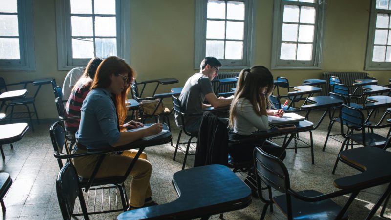 Como estudar para o Enem: guia completo para conquistar a vaga na universidade